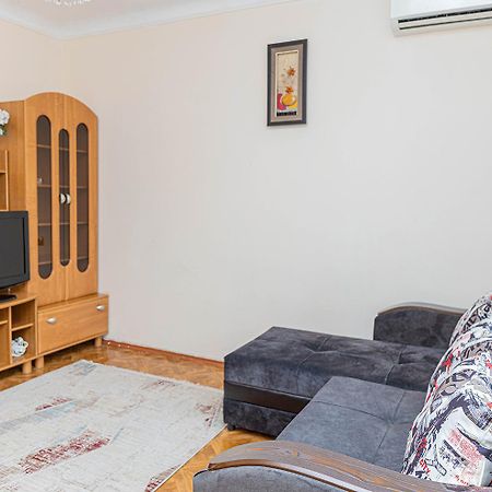 Апартаменти ReliableHouse квартира в самом центре города Алмати Екстер'єр фото